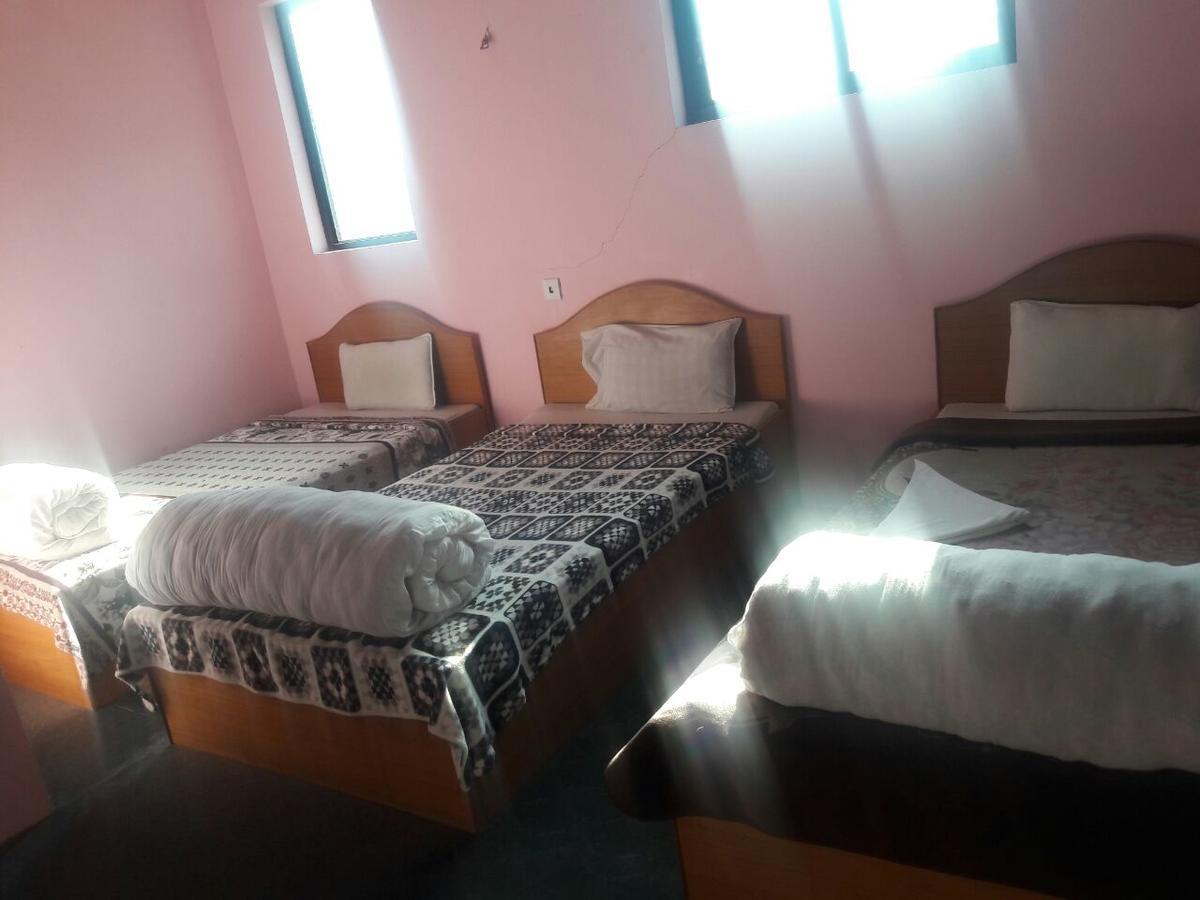 Hotel Greenland Нагаркот Екстериор снимка