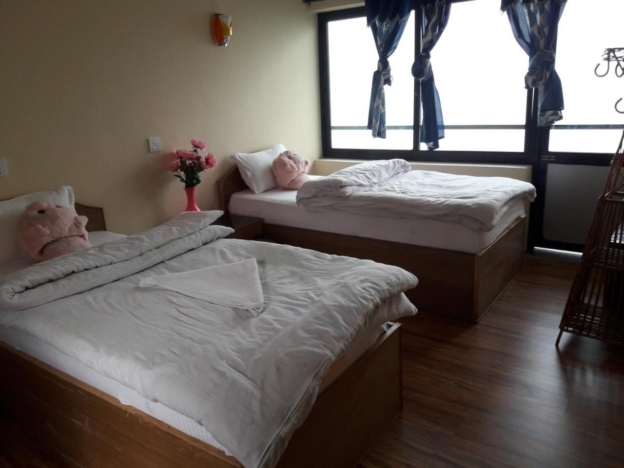Hotel Greenland Нагаркот Екстериор снимка