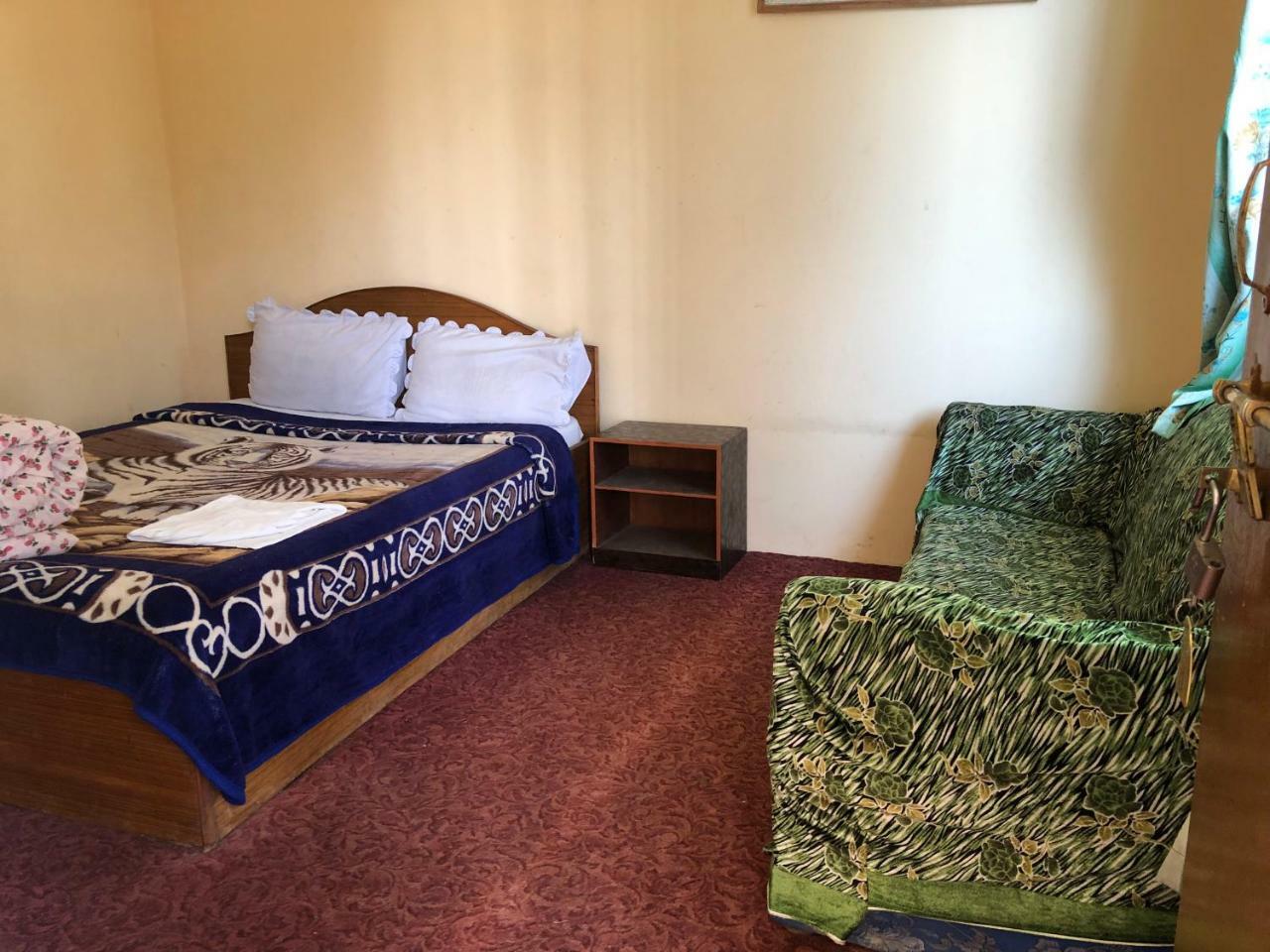 Hotel Greenland Нагаркот Екстериор снимка