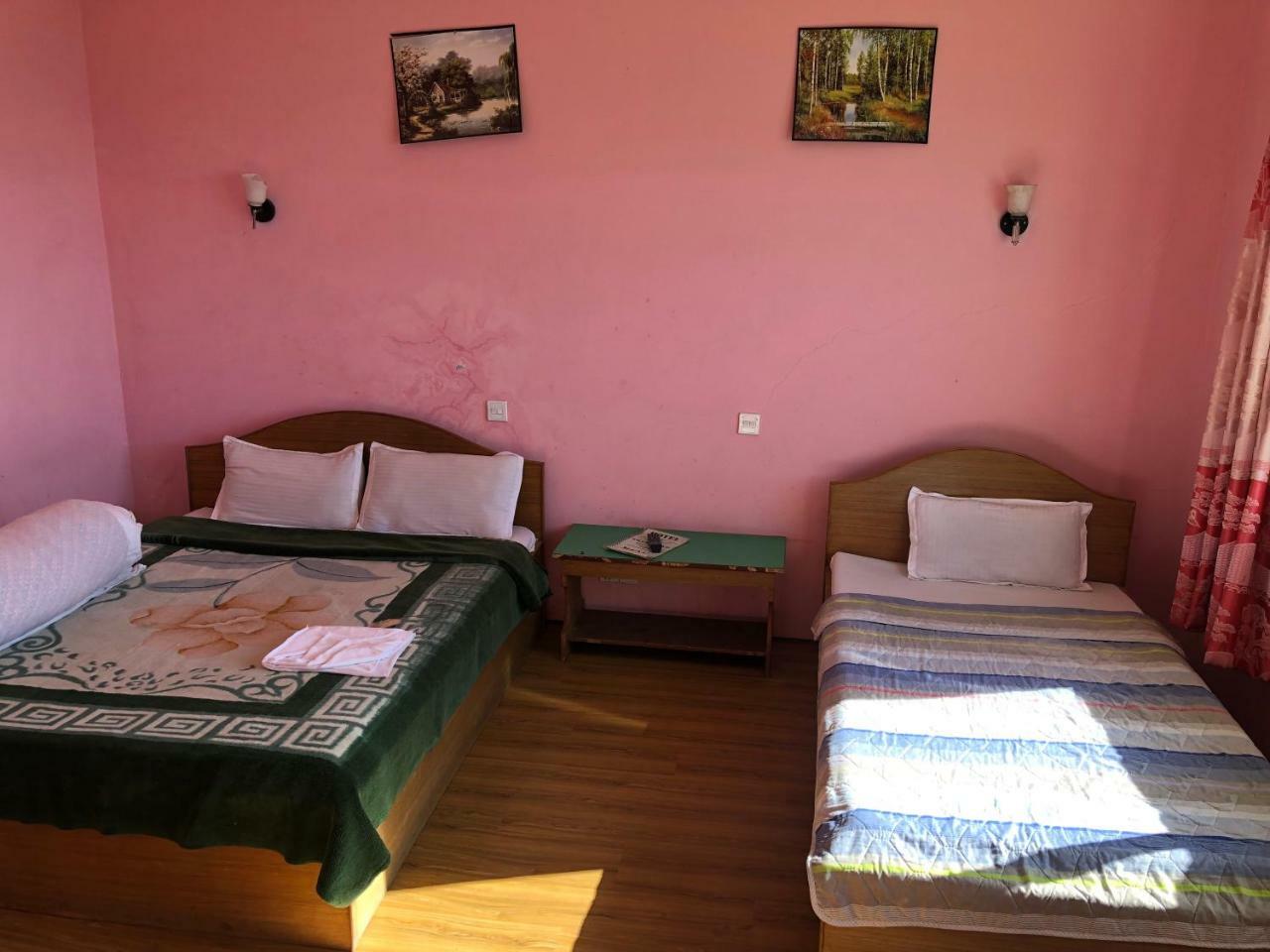 Hotel Greenland Нагаркот Екстериор снимка