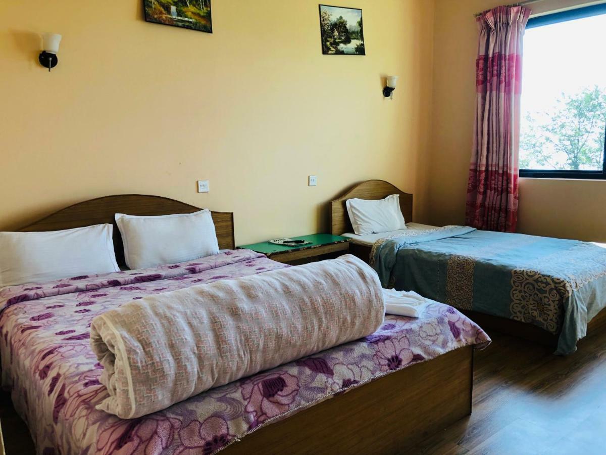 Hotel Greenland Нагаркот Екстериор снимка