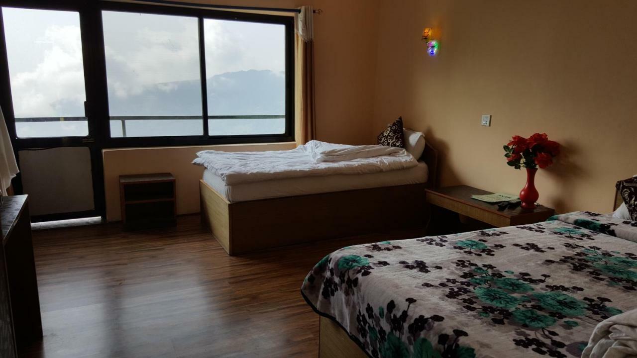Hotel Greenland Нагаркот Екстериор снимка